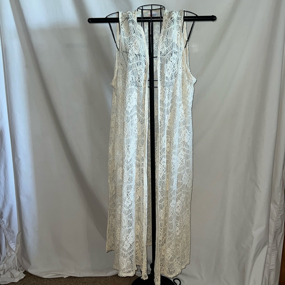 NWOT LuLaRoe Joy lace vest - large